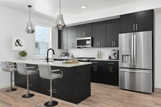 Building Photo - 567 W 620 N