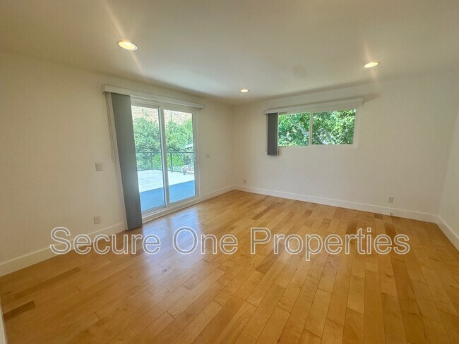 Building Photo - 4654 Galendo St