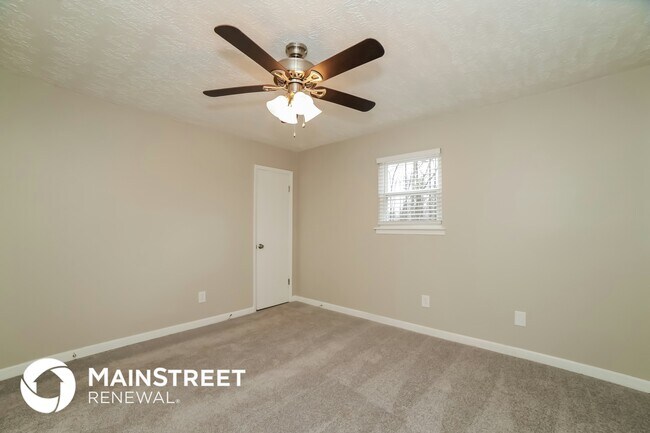 Building Photo - 5885 S Quail Dr