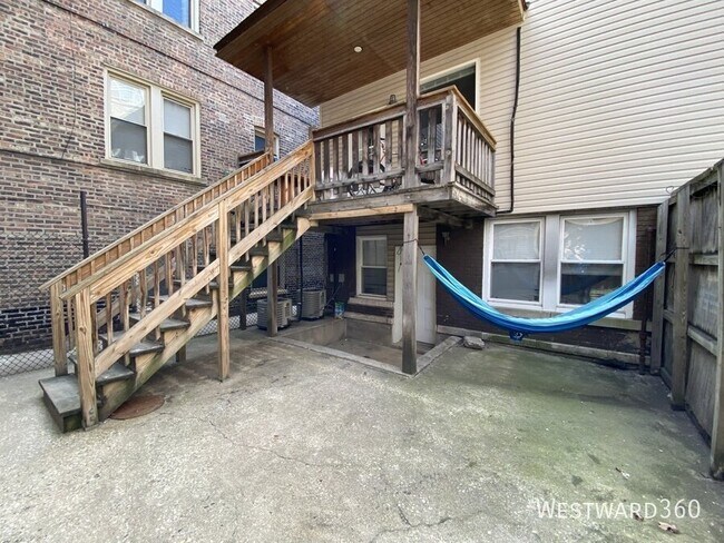 Building Photo - 2844 N Whipple St
