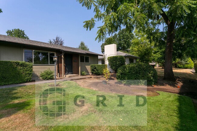 Building Photo - Gorgeous 2 Bedroom Apartment in Mt. Tabor - $500 MOVE IN SPECIAL!