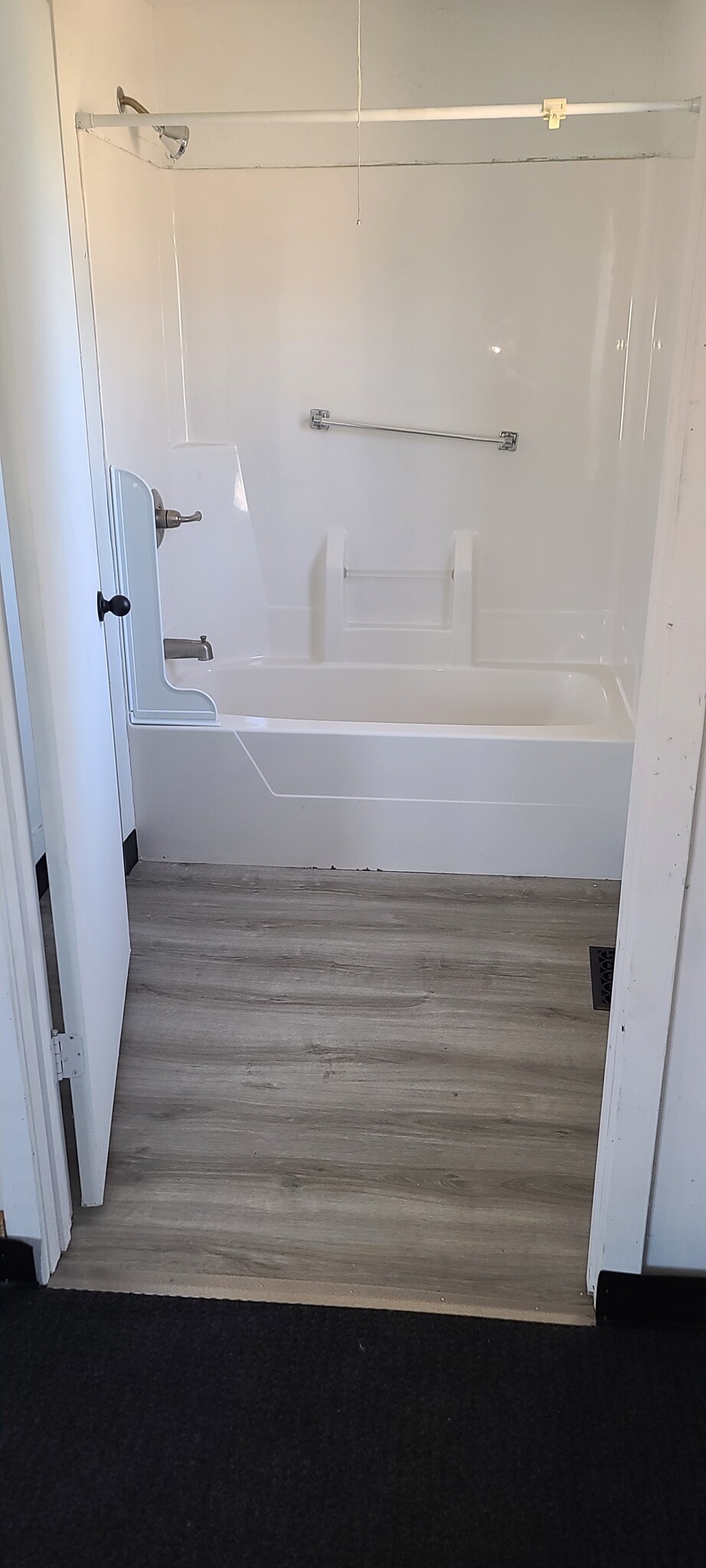 Building Photo - 111 Main St