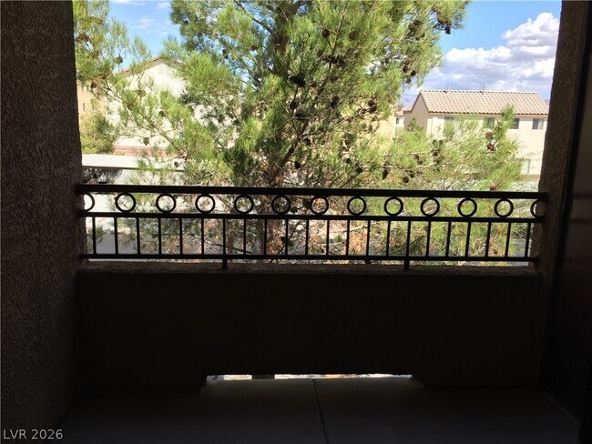 Building Photo - 8250 N Grand Canyon Dr