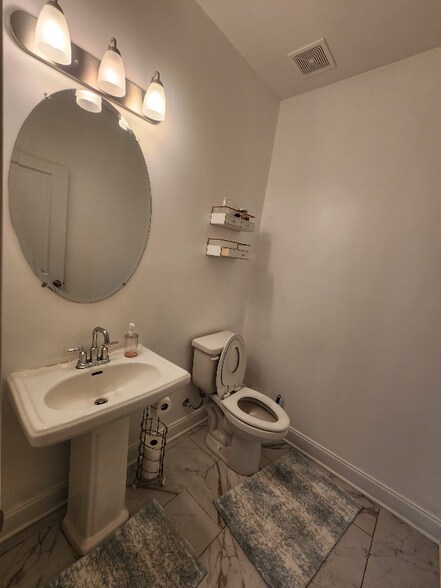 Building Photo - 9252 Thomason Trail