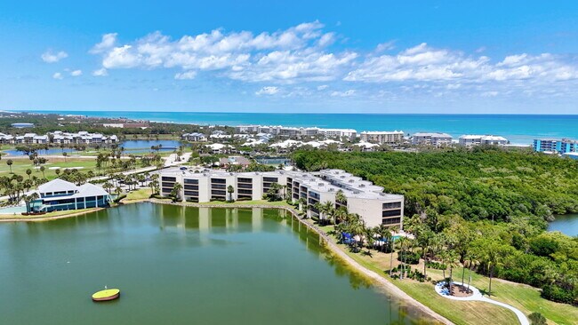 Building Photo - 221 NE Plantation Rd