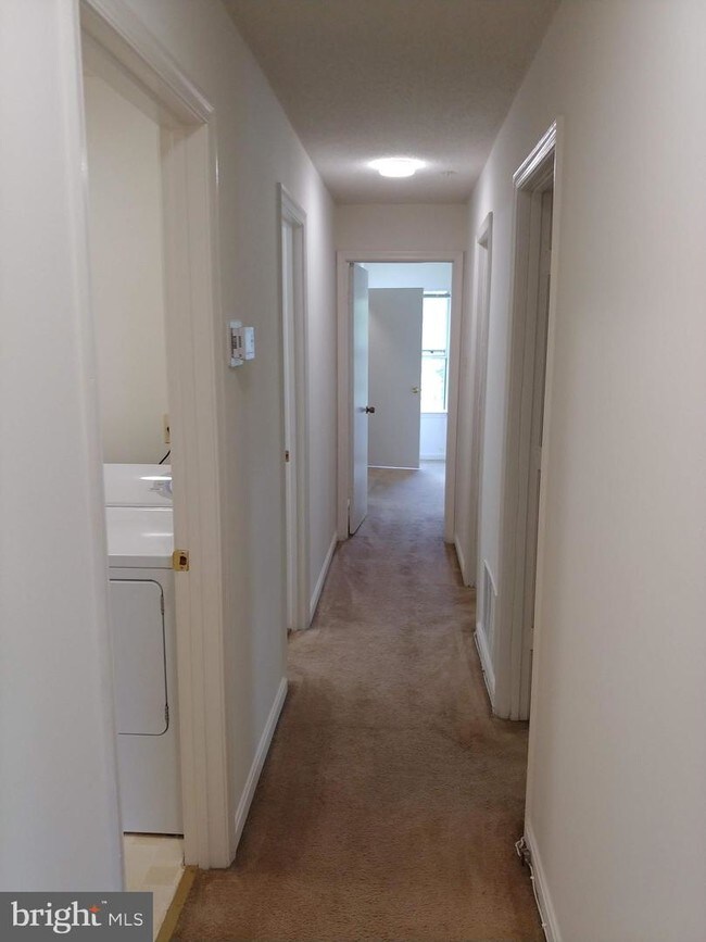 Building Photo - 2600 Camelback Ln
