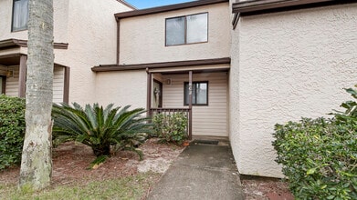 Building Photo - 17620 Front Beach Rd