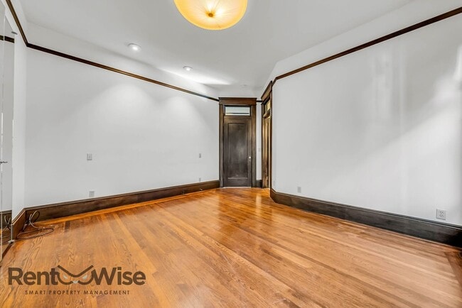 Building Photo - 1167 Green St