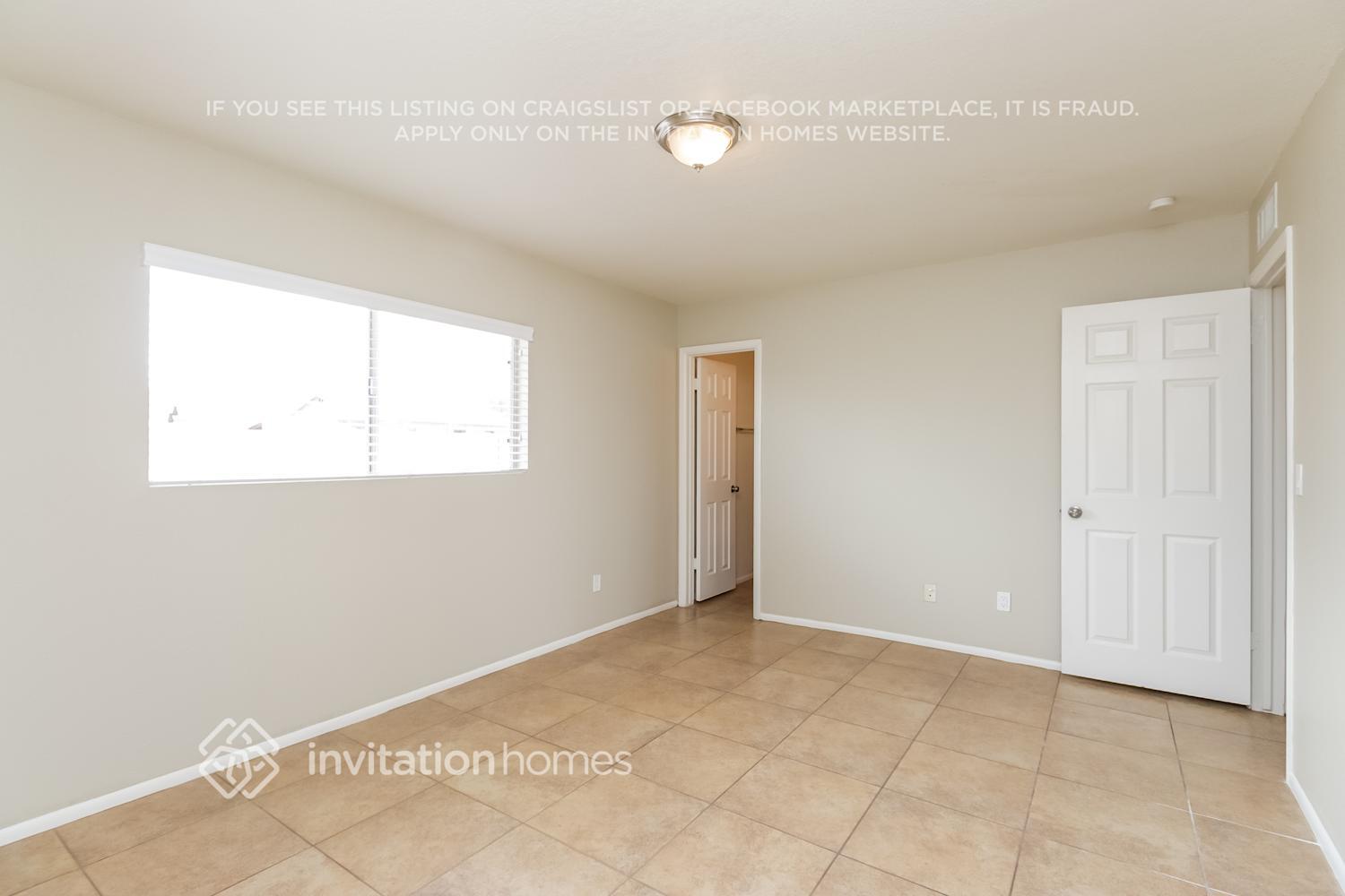 Building Photo - 1376 E 30th Ave