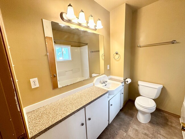 Building Photo - 2 Bedroom 1 Bathroom Home with Acreage in Town