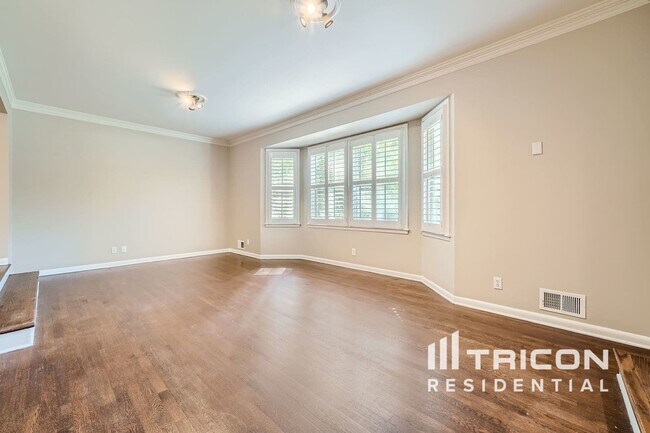 Building Photo - 4475 N Peachtree Rd