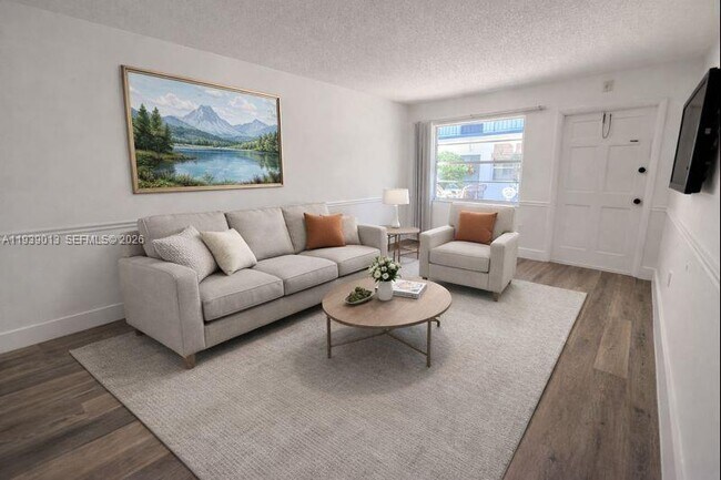 Building Photo - 415 NE 2nd St