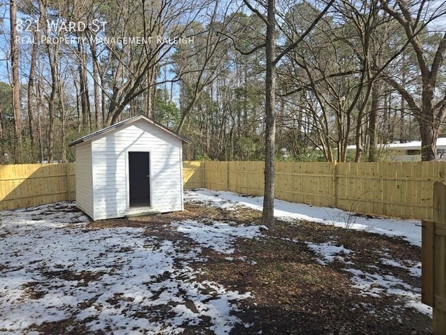 Building Photo - 821 Ward St