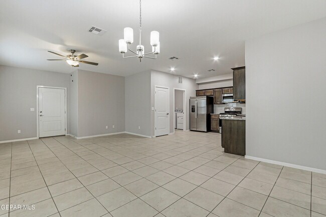 Building Photo - 11500 Summer Dr