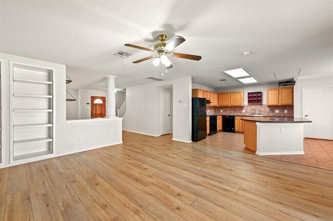 Building Photo - 11140 Currin Ln
