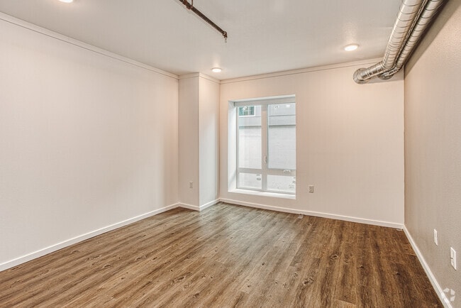 Interior Photo - Annie's Studio's