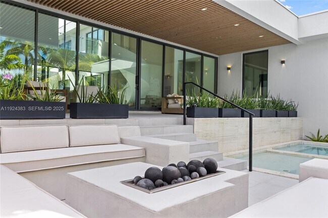 Building Photo - 773 NE 77th Terrace