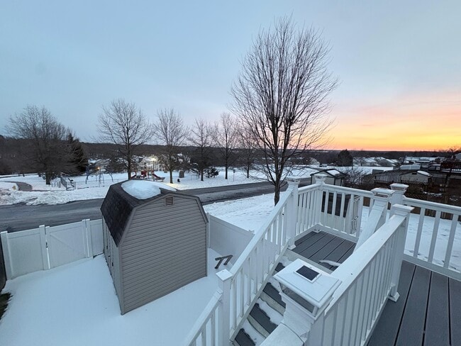 Building Photo - 577 MacIntosh Cir