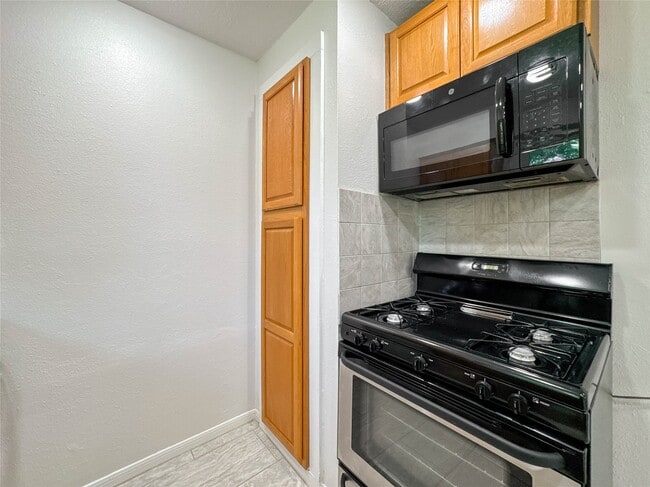 Building Photo - 506 Avondale Ln