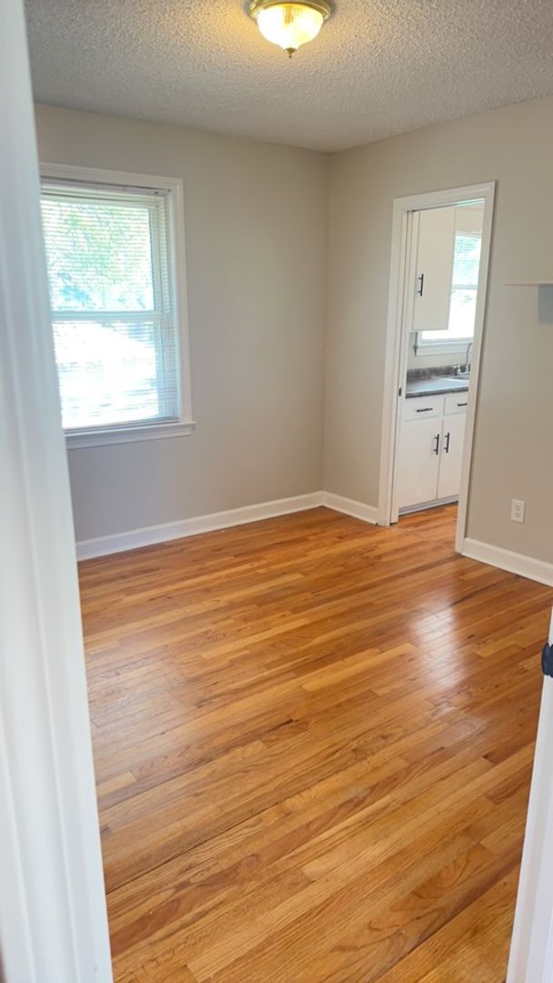 Building Photo - 3 bed 2 bath brick home on corner lot