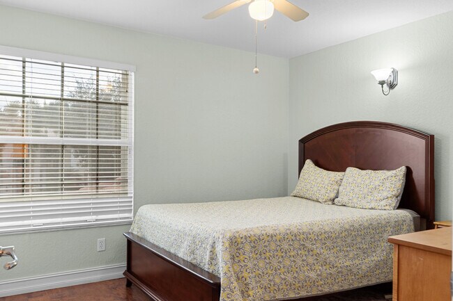 Building Photo - 8620 Breezy Hill Dr