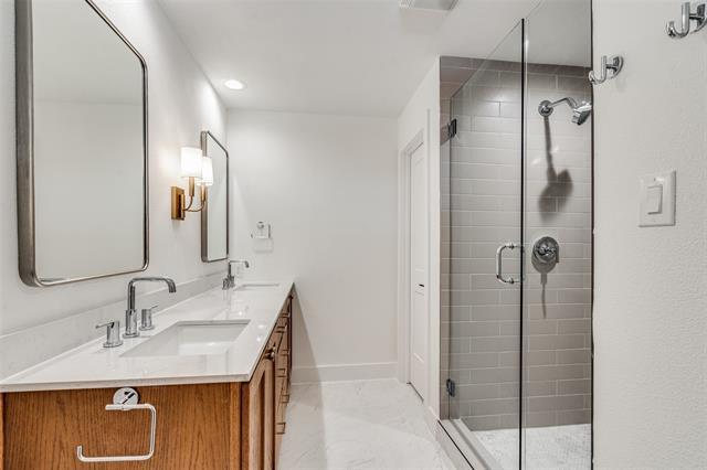 Building Photo - 9035 Dunmore Dr