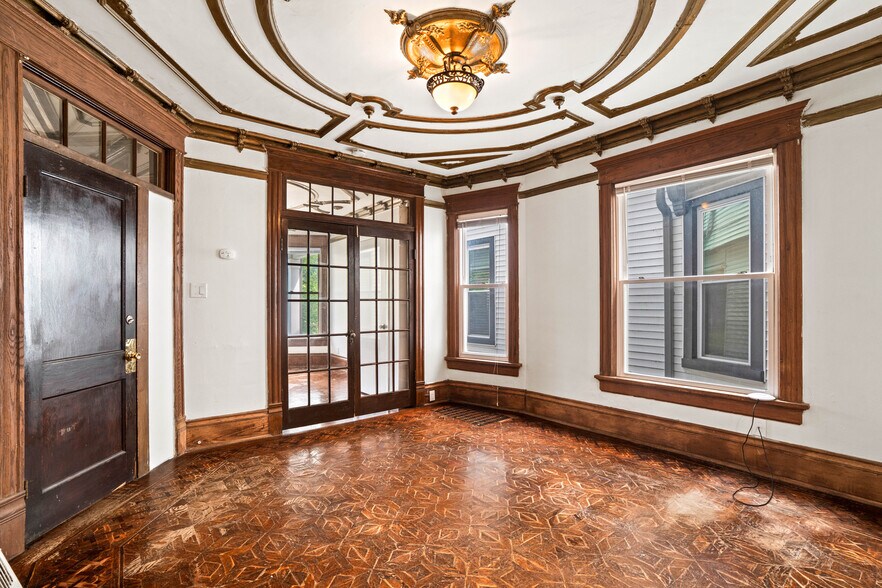 Living room 1/2 - 2531 N Murray Ave