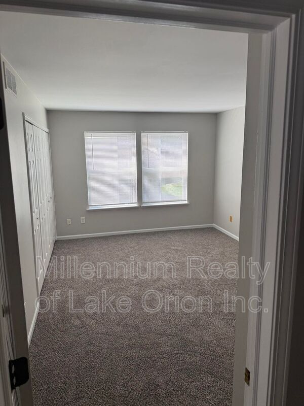 Building Photo - 1106 Oak Valley Dr