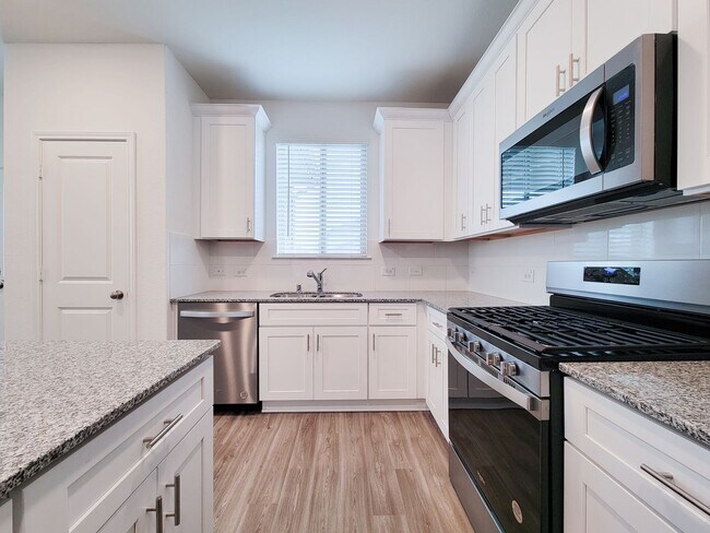 Building Photo - Beautiful brand-new construction with exceptional lake view in a new master planned community in ...