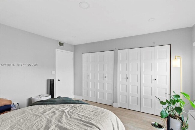 Building Photo - 7725 SW 86th St