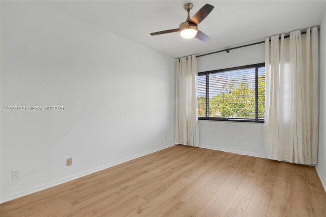 Building Photo - 2230 NE 56th Pl