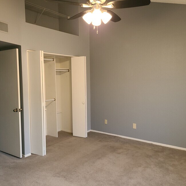 Building Photo - 3491 N Arizona Ave