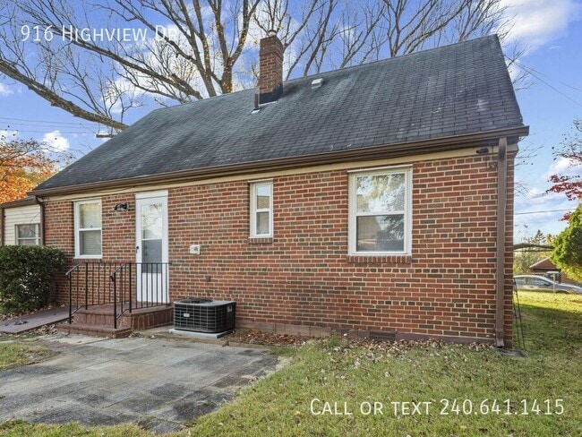 Building Photo - 916 Highview Dr