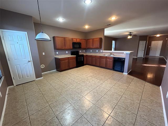 Building Photo - 5837 Fantail Dr