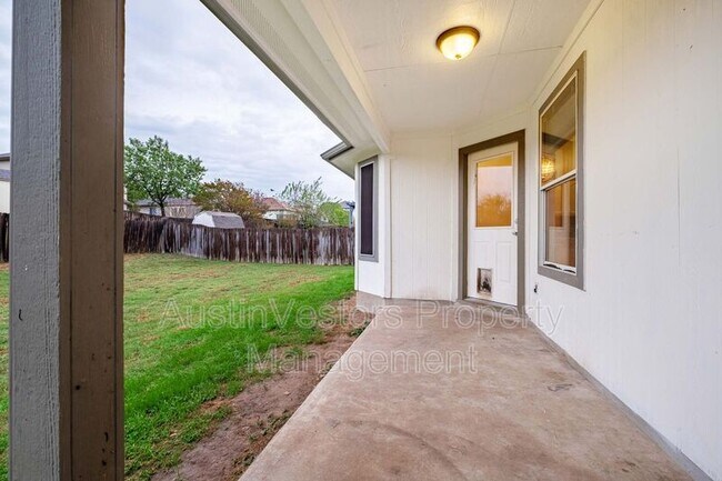 Building Photo - 105 Cattail Cove