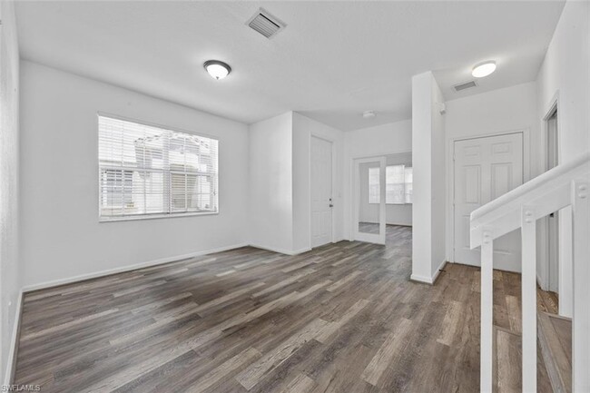 Building Photo - 7013 Romana Way