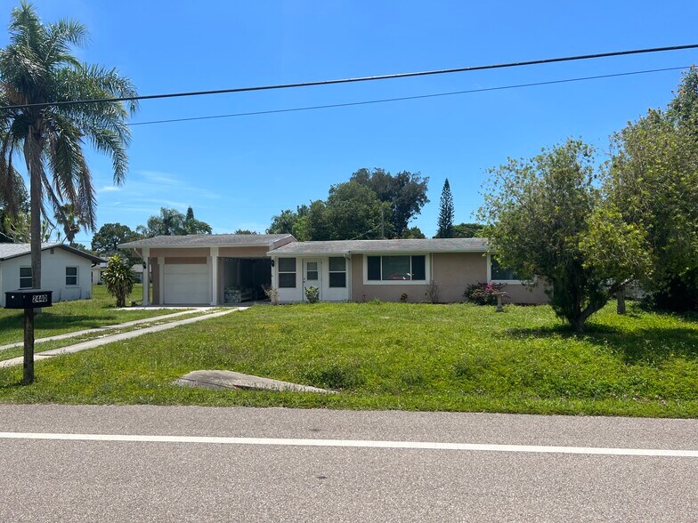 Rumbler 4x2 Duplex set up - 2440 Manasota Beach Rd