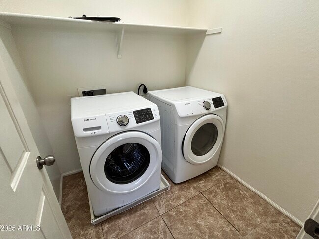 Building Photo - 8773 W Flynn Ln