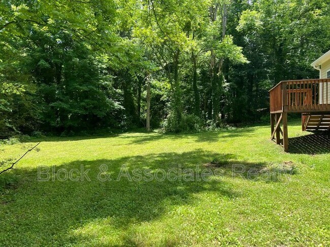 Building Photo - 302 Edward Ct