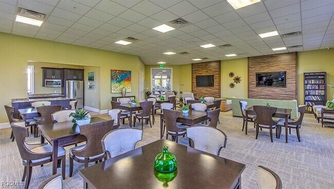 Building Photo - 3896 King Edwards St