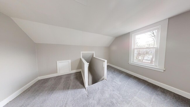Building Photo - Old Brooklyn Area - 3 Bedroom Single Famil...