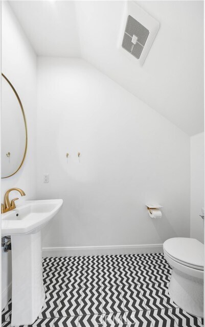 Building Photo - 7503 Hesperia Ave