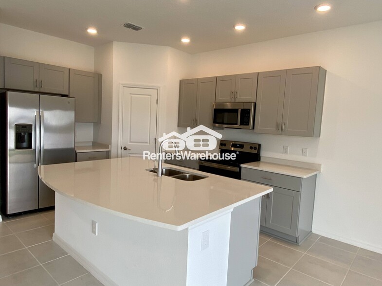 Building Photo - 1272 Lago Vista Ct