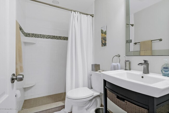 Building Photo - 709 Ocean Ave N