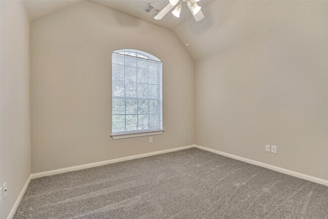 Building Photo - 7 Raindance Ct