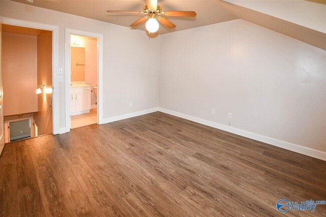 Building Photo - 736 Hobbs Rd SE