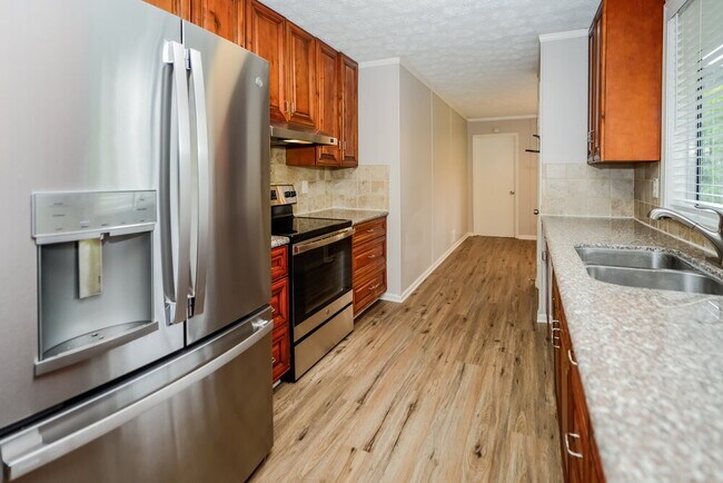 Building Photo - 1847 Litchfield Rd SW