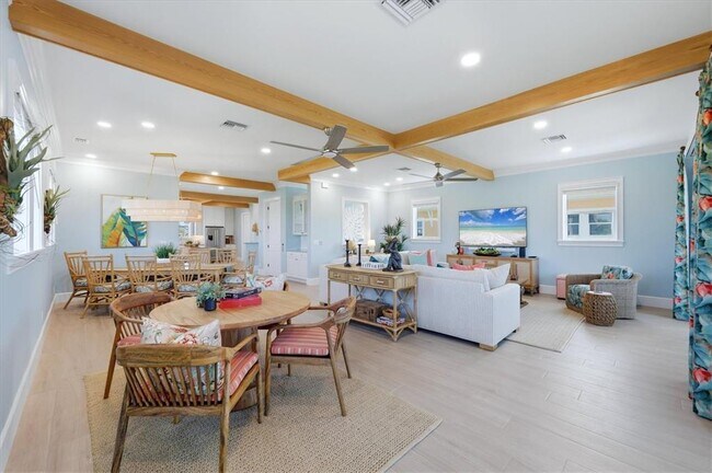 Building Photo - 115 Aqua Ln