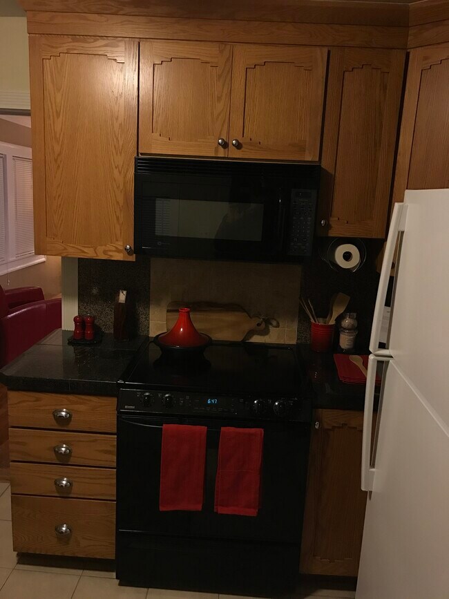 kitchen - 2 S Lowell Blvd