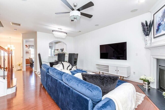 Building Photo - 2345 Limehurst Dr